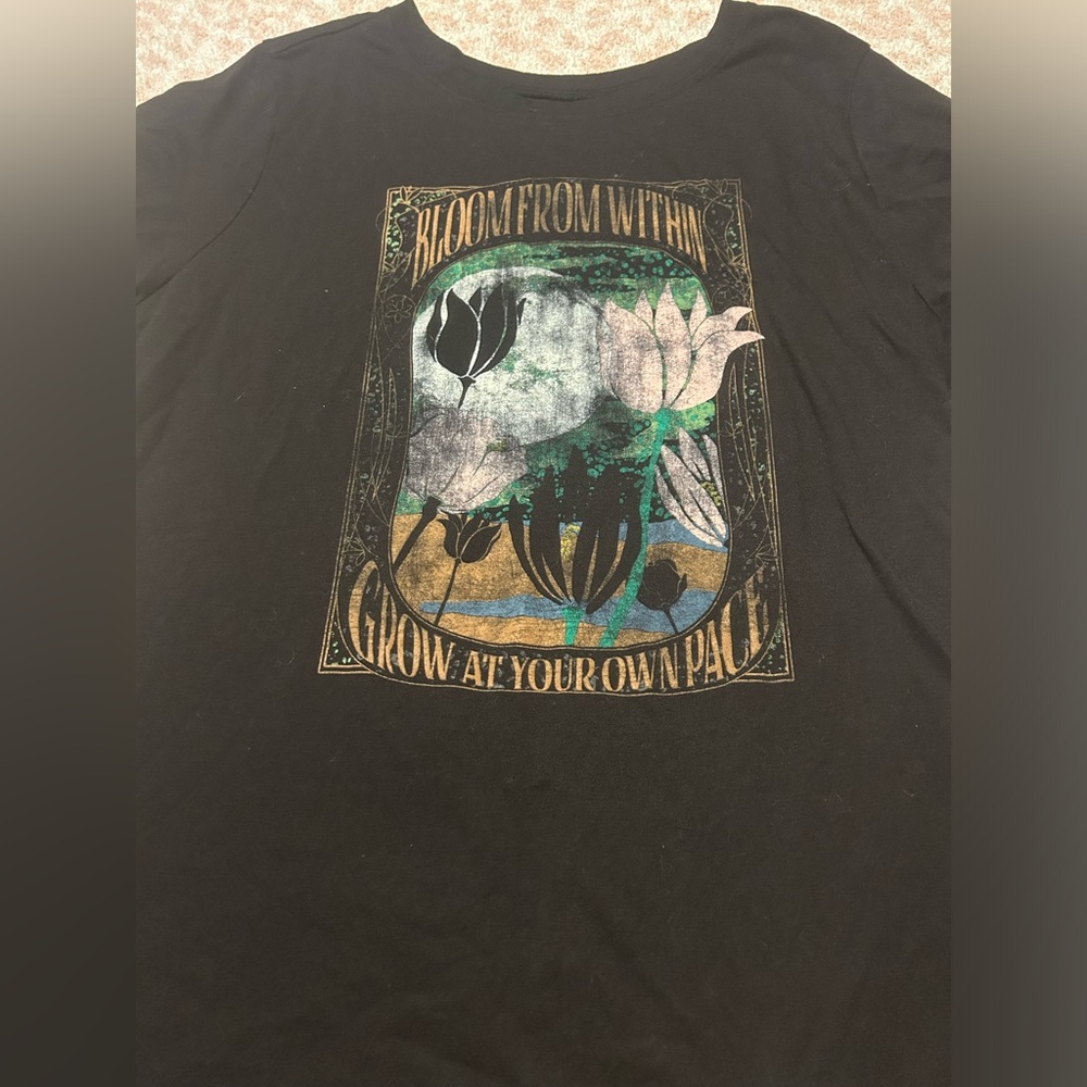 Torrid tee - Picture 2 of 3